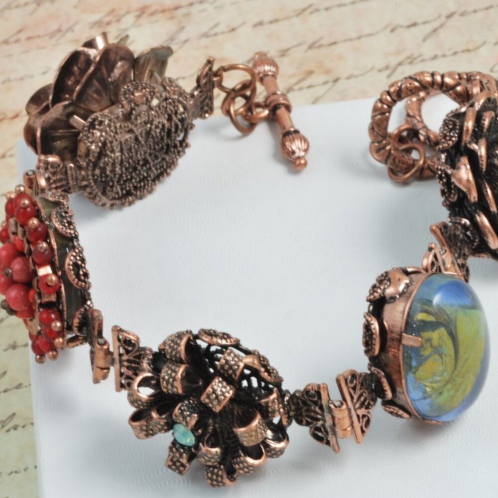 Victorian style bracelet, flower cabachons with rhinestones and beads copper - Picture 6 of 10
